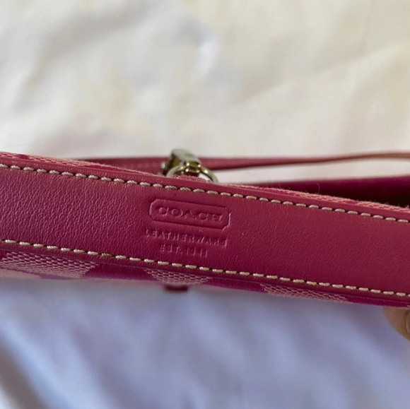 Raspberry Coach Bag - Picture 5 of 7